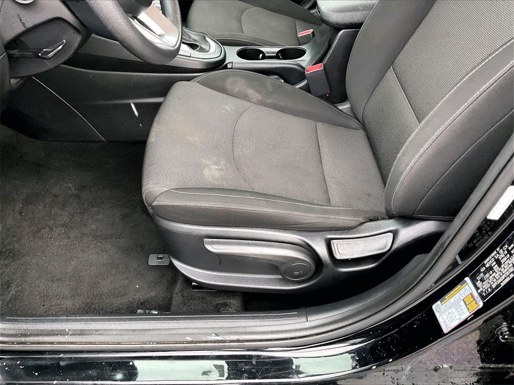 2023 Kia Forte LXS - Photo 30