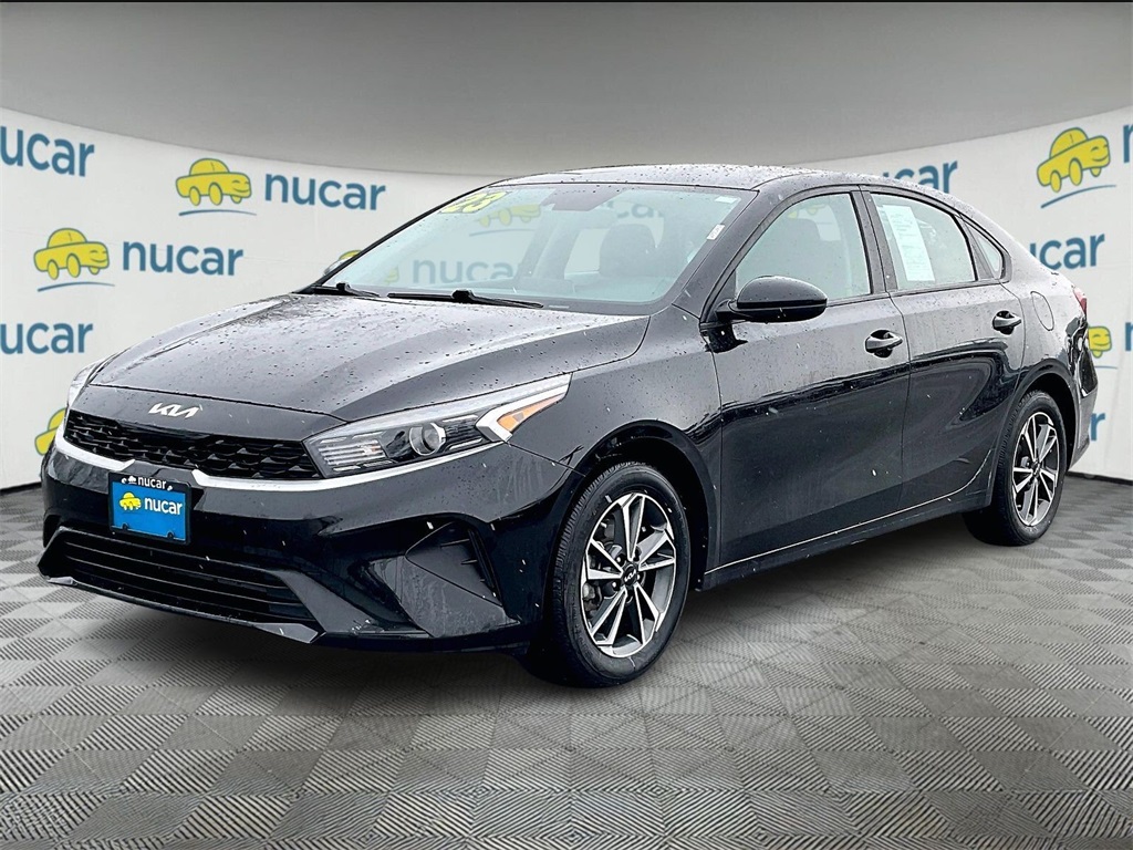 2023 Kia Forte LXS - Photo 3