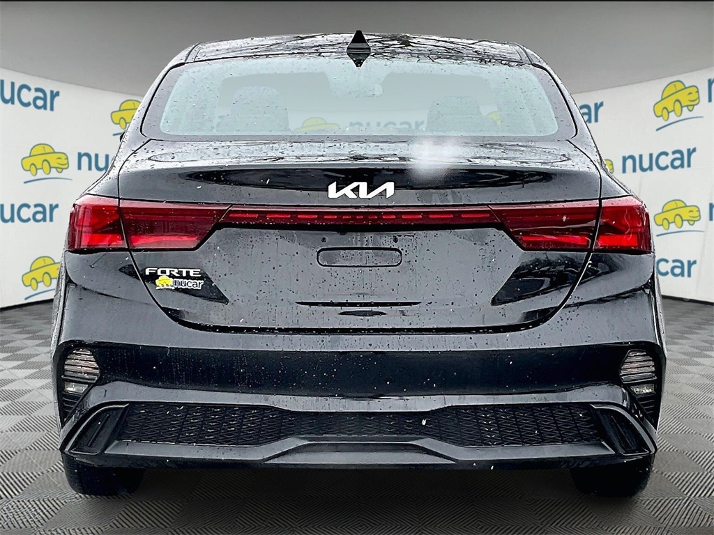 2023 Kia Forte LXS - Photo 5