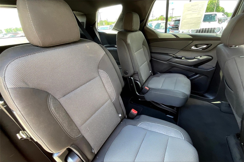 2022 Chevrolet Traverse LT - Photo 15