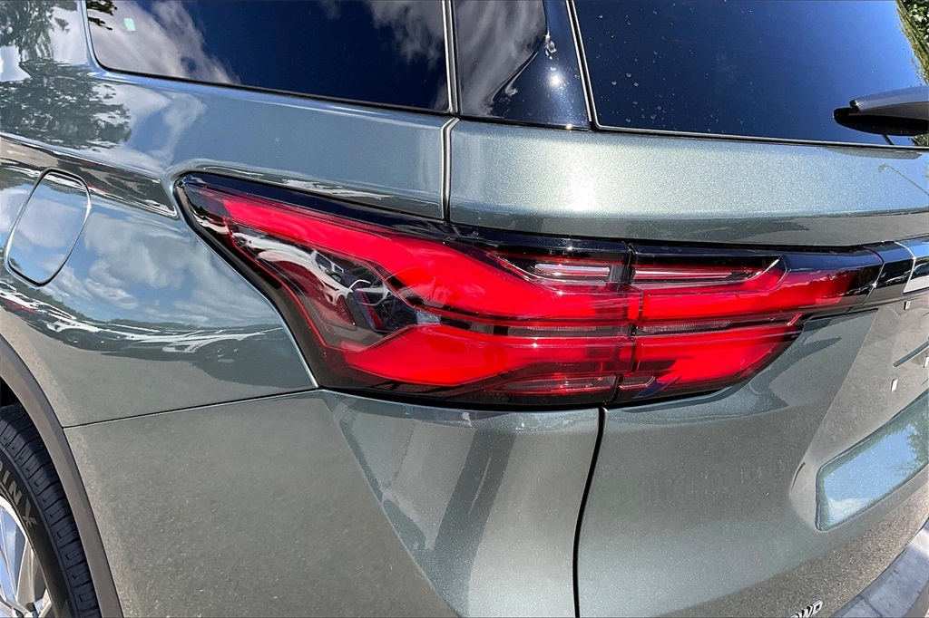 2022 Chevrolet Traverse LT - Photo 31