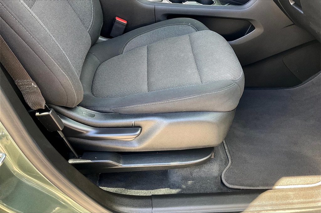 2022 Chevrolet Traverse LT - Photo 37