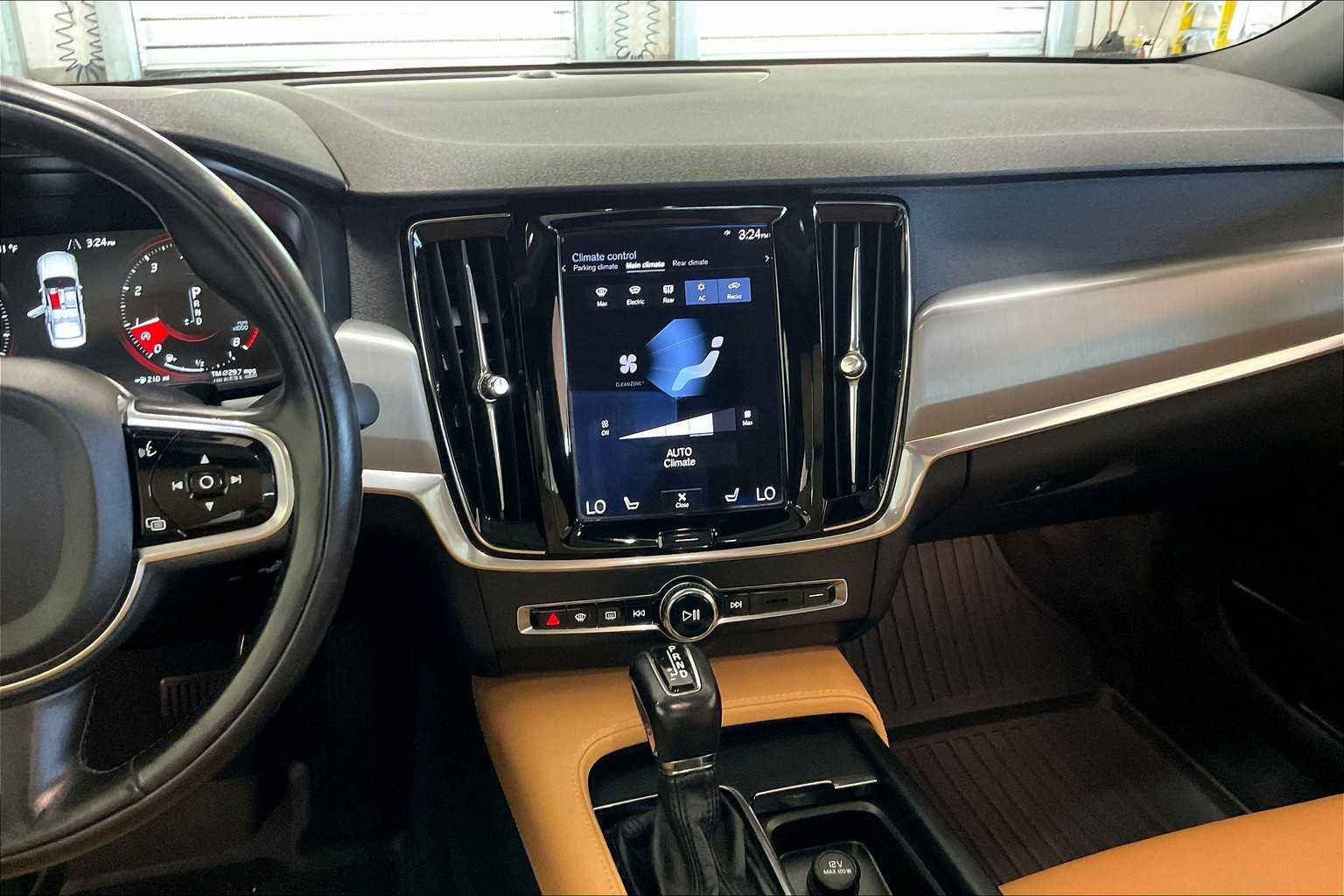 2017 Volvo S90 Momentum - Photo 18