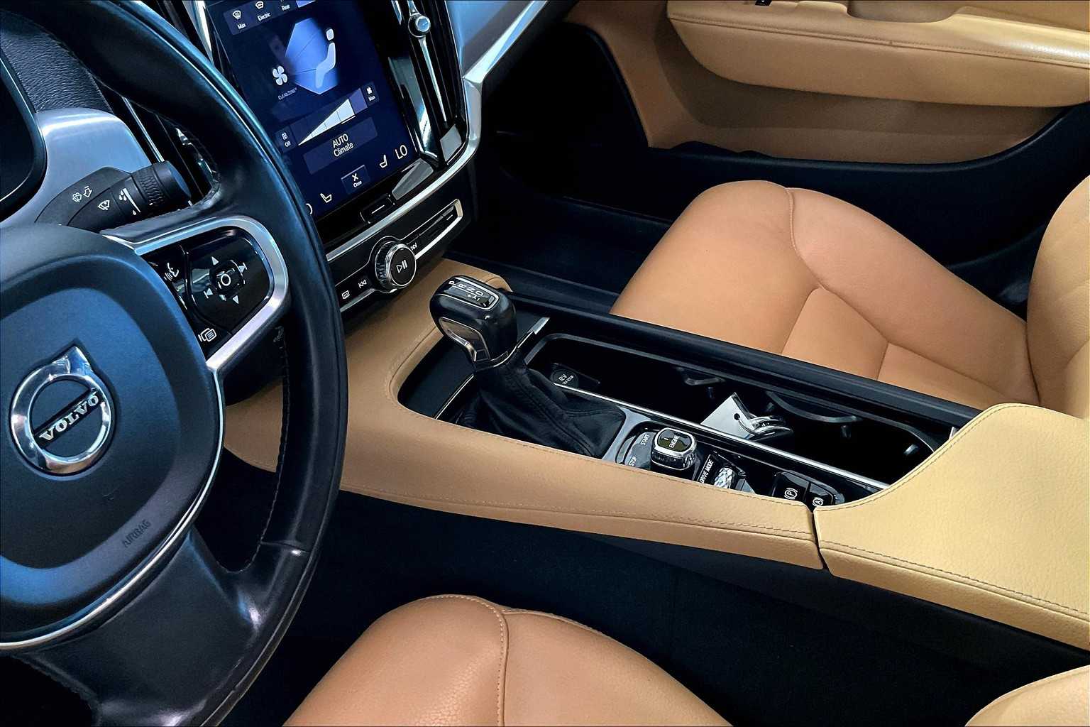 2017 Volvo S90 Momentum - Photo 20