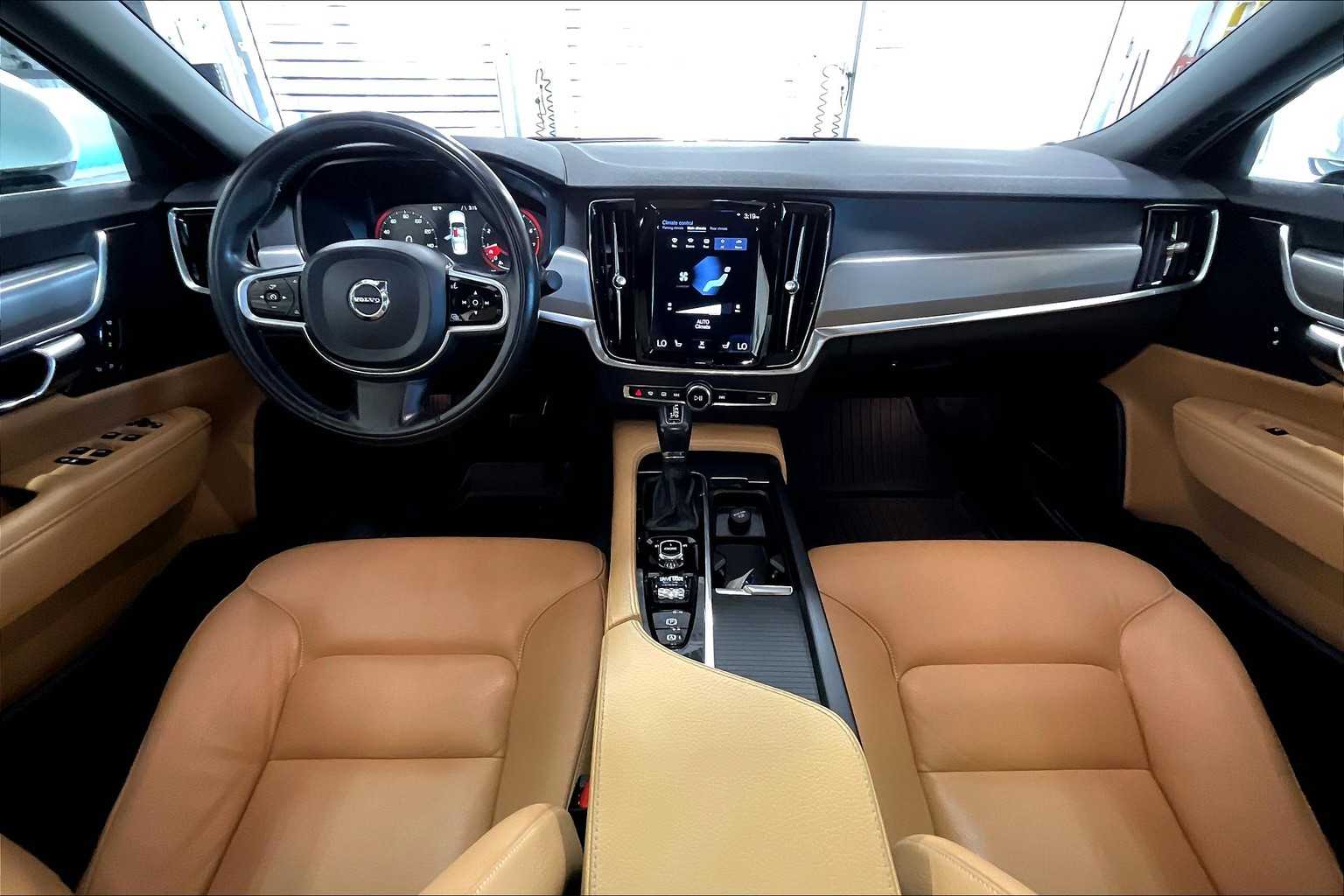 2017 Volvo S90 Momentum - Photo 21