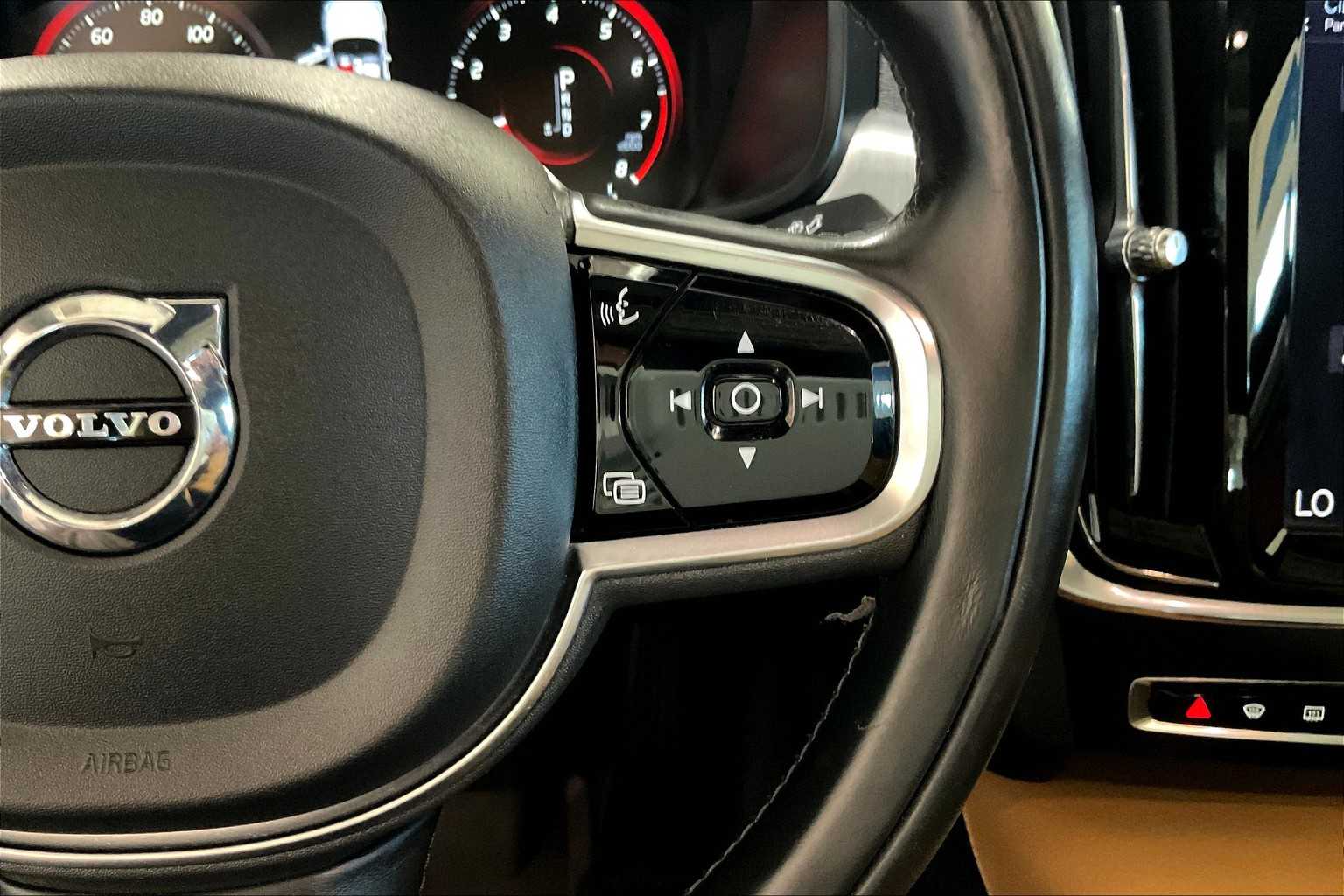 2017 Volvo S90 Momentum - Photo 24