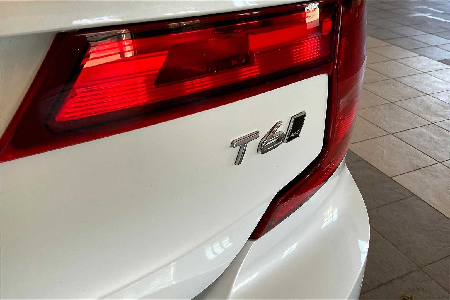 2017 Volvo S90 Momentum - Photo 28