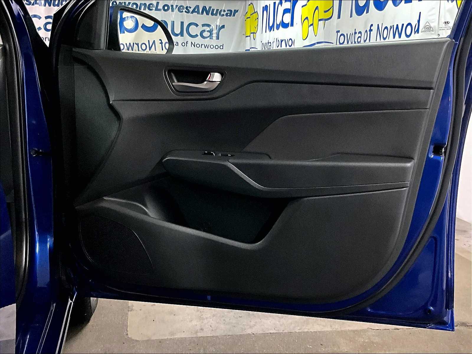 2022 Hyundai Accent SEL - Photo 12