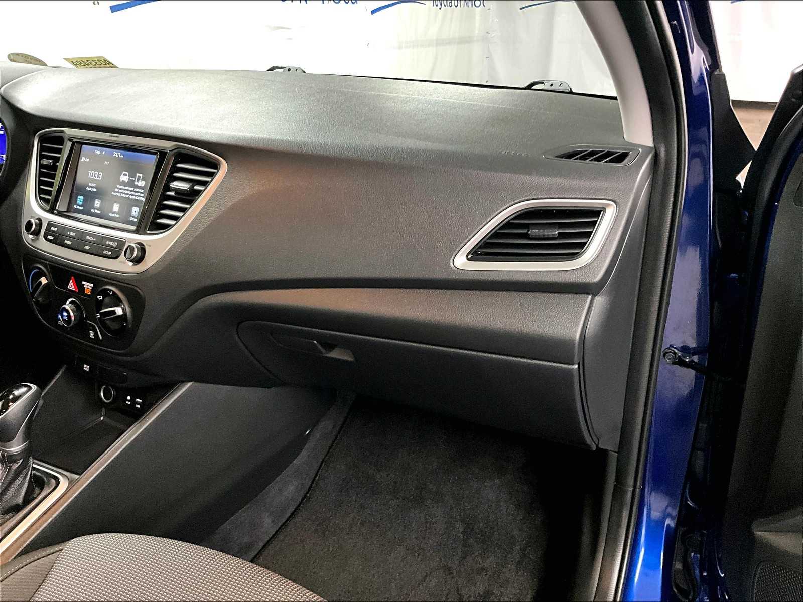 2022 Hyundai Accent SEL - Photo 13