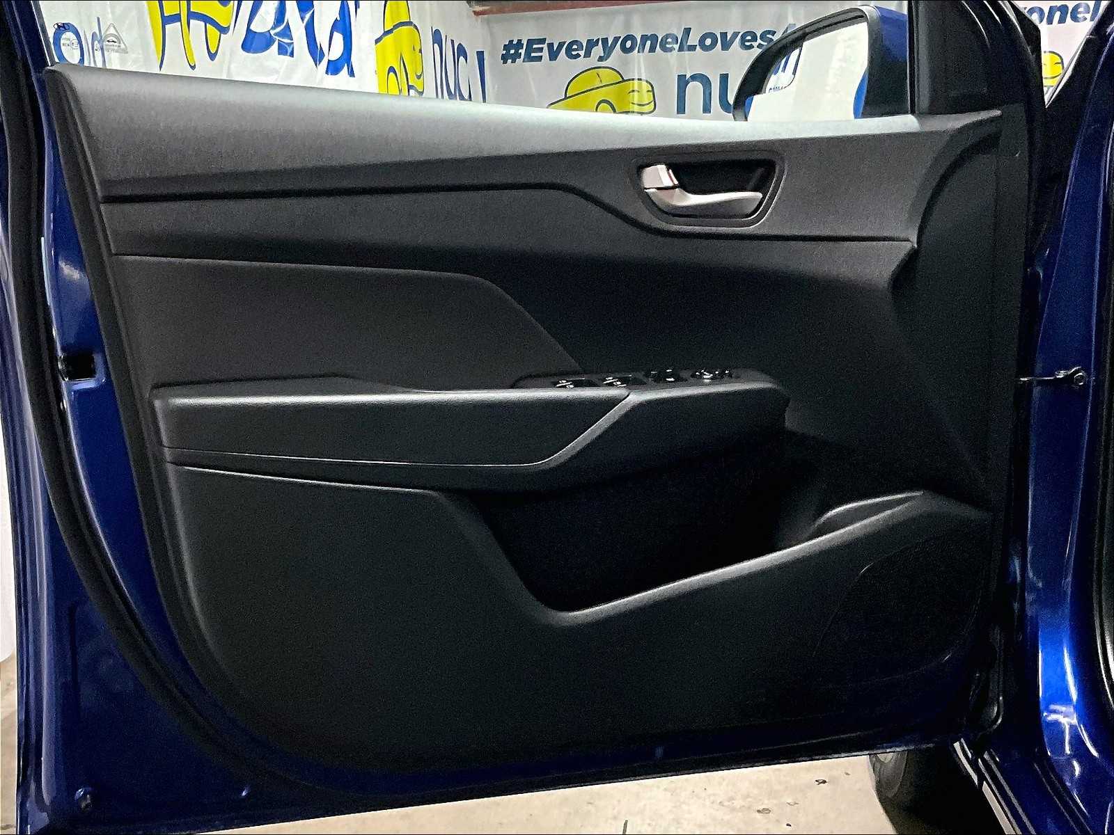 2022 Hyundai Accent SEL - Photo 9