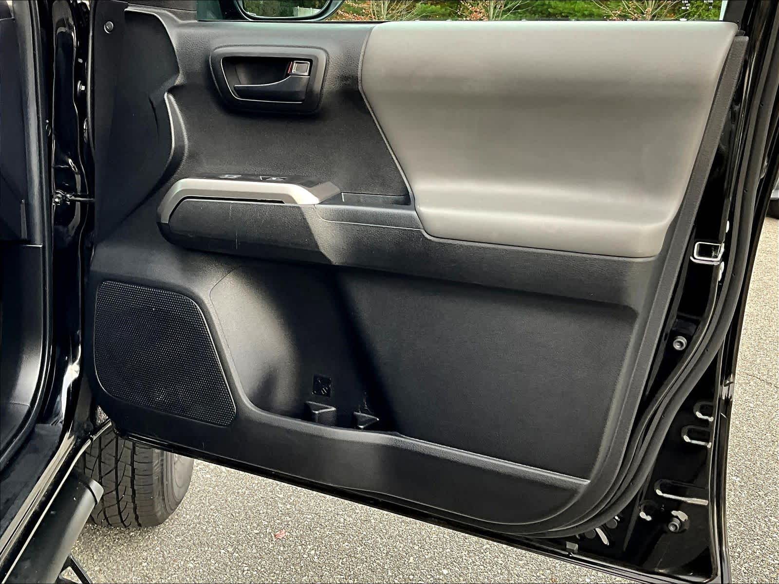 2023 Toyota Tacoma SR5 - Photo 12