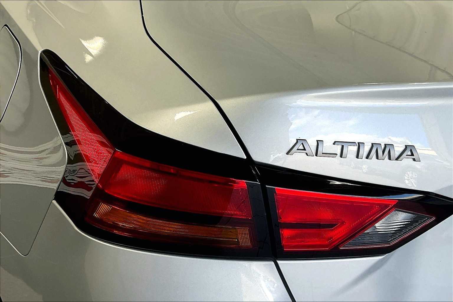 2023 Nissan Altima 2.5 SR - Photo 33