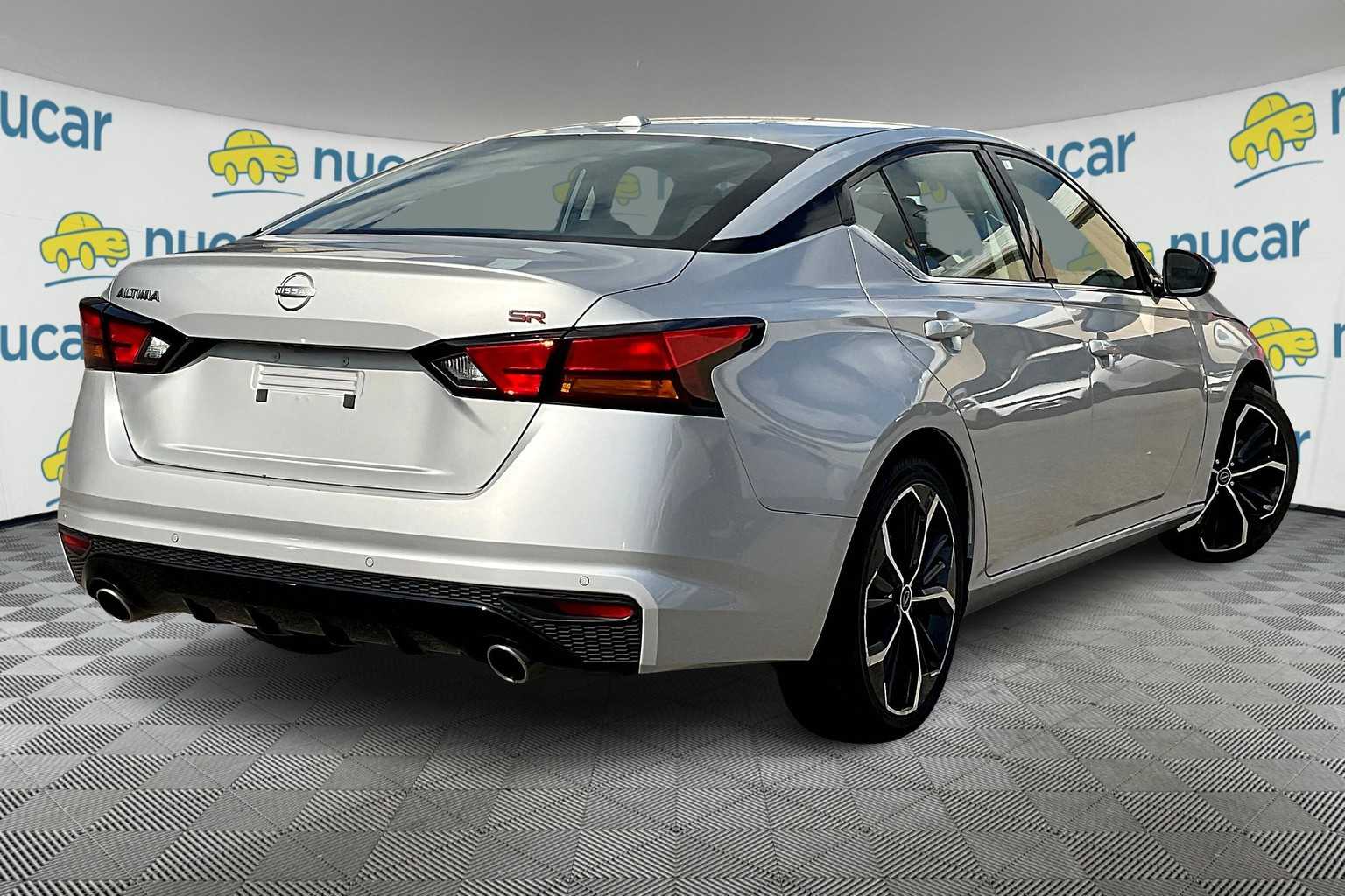 2023 Nissan Altima 2.5 SR - Photo 6
