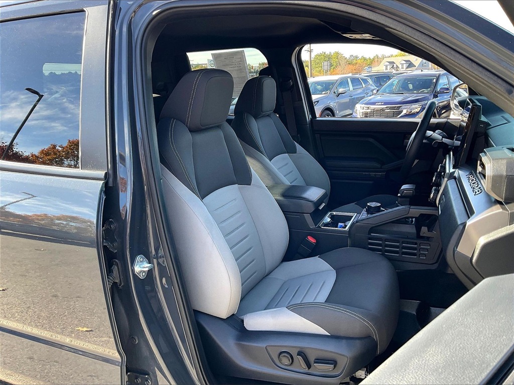 2024 Toyota Tacoma TRD Off-Road - Photo 10