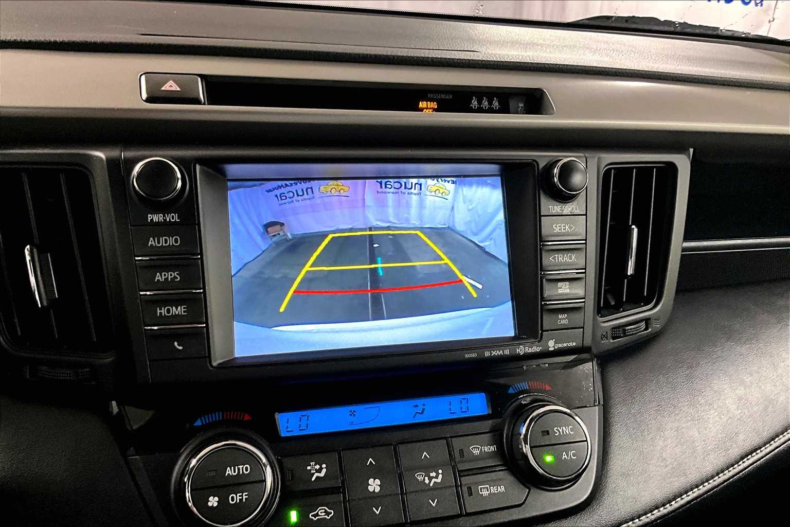2017 Toyota RAV4 XLE - Photo 19