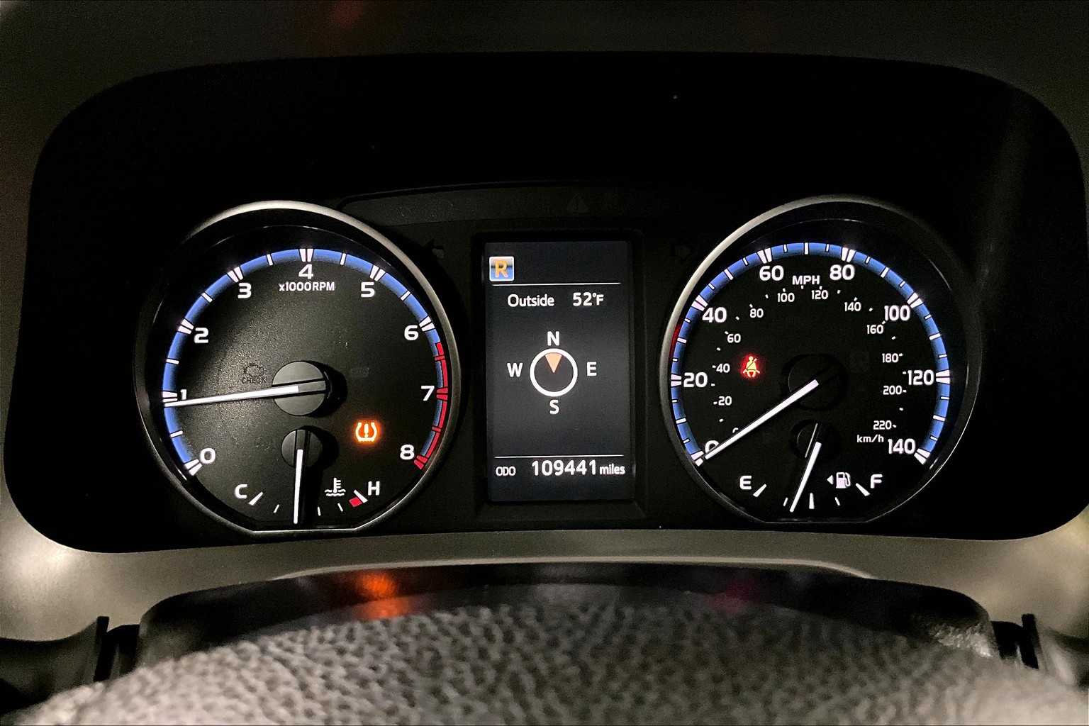 2017 Toyota RAV4 XLE - Photo 25