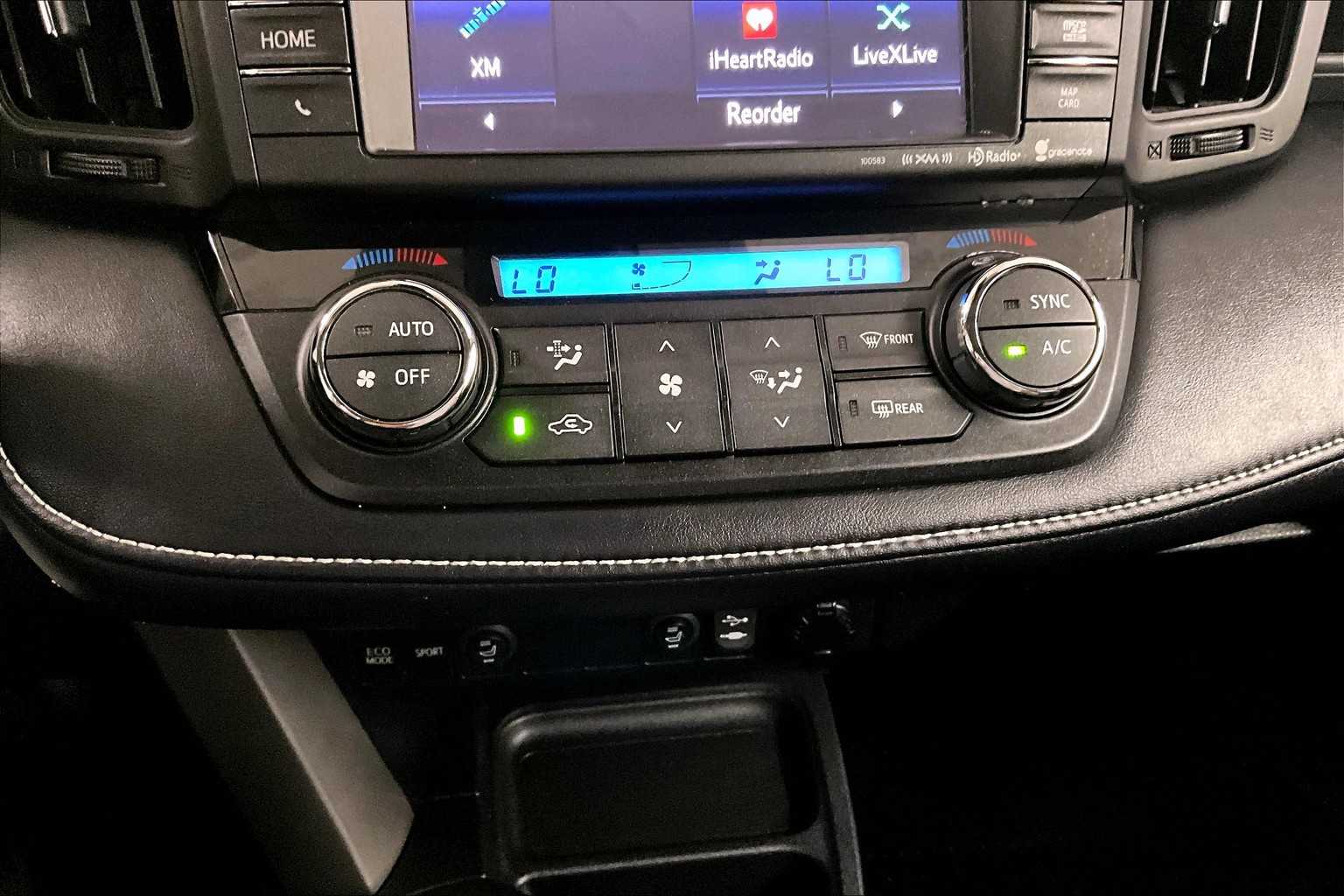 2017 Toyota RAV4 XLE - Photo 26