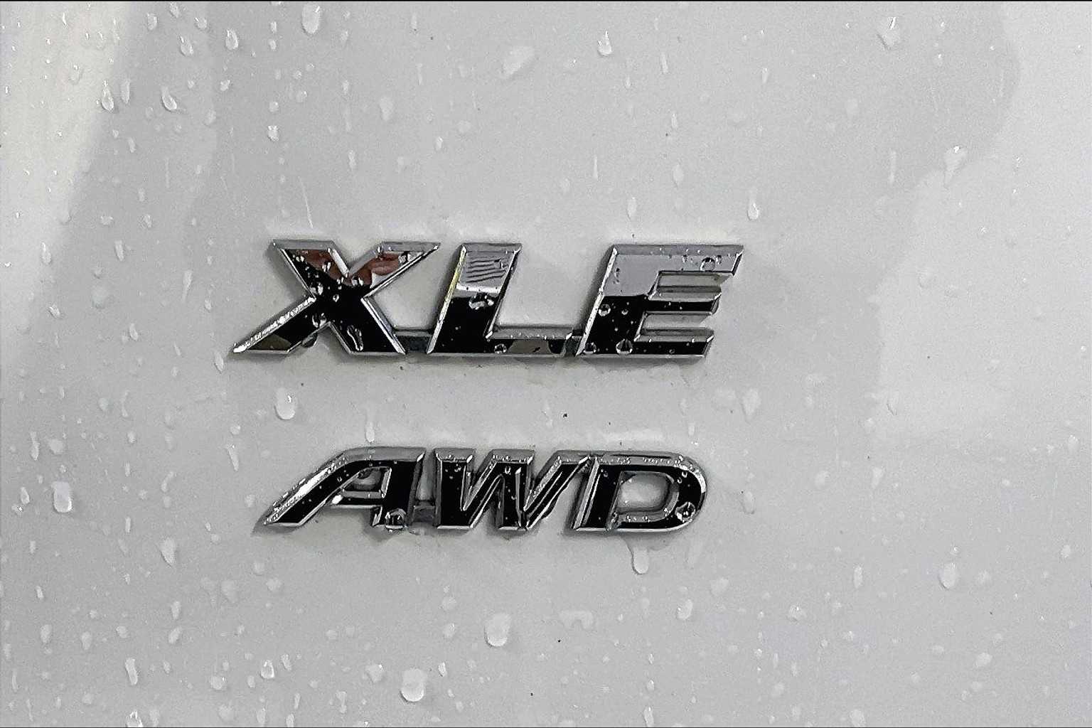 2017 Toyota RAV4 XLE - Photo 28