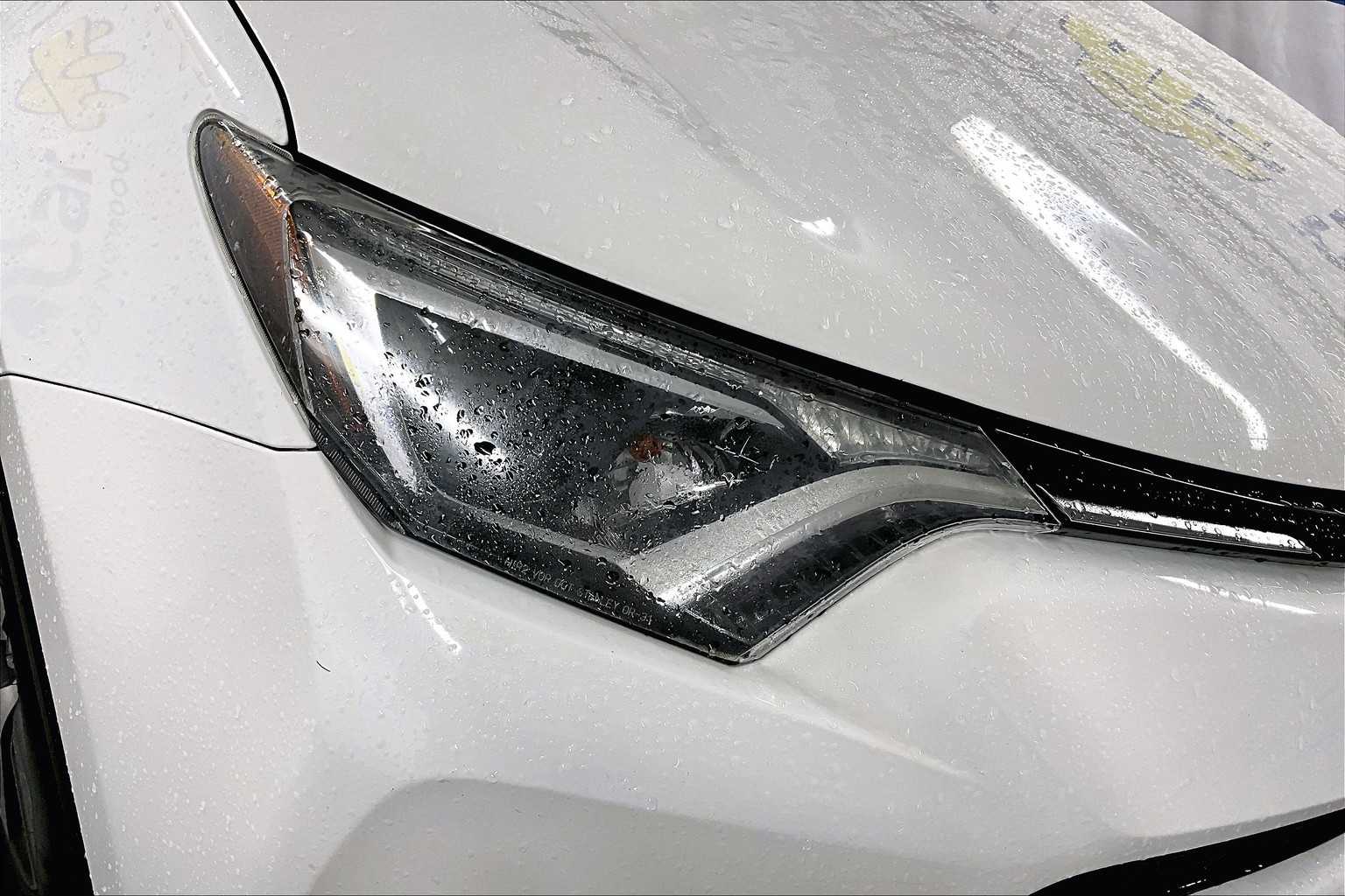 2017 Toyota RAV4 XLE - Photo 32