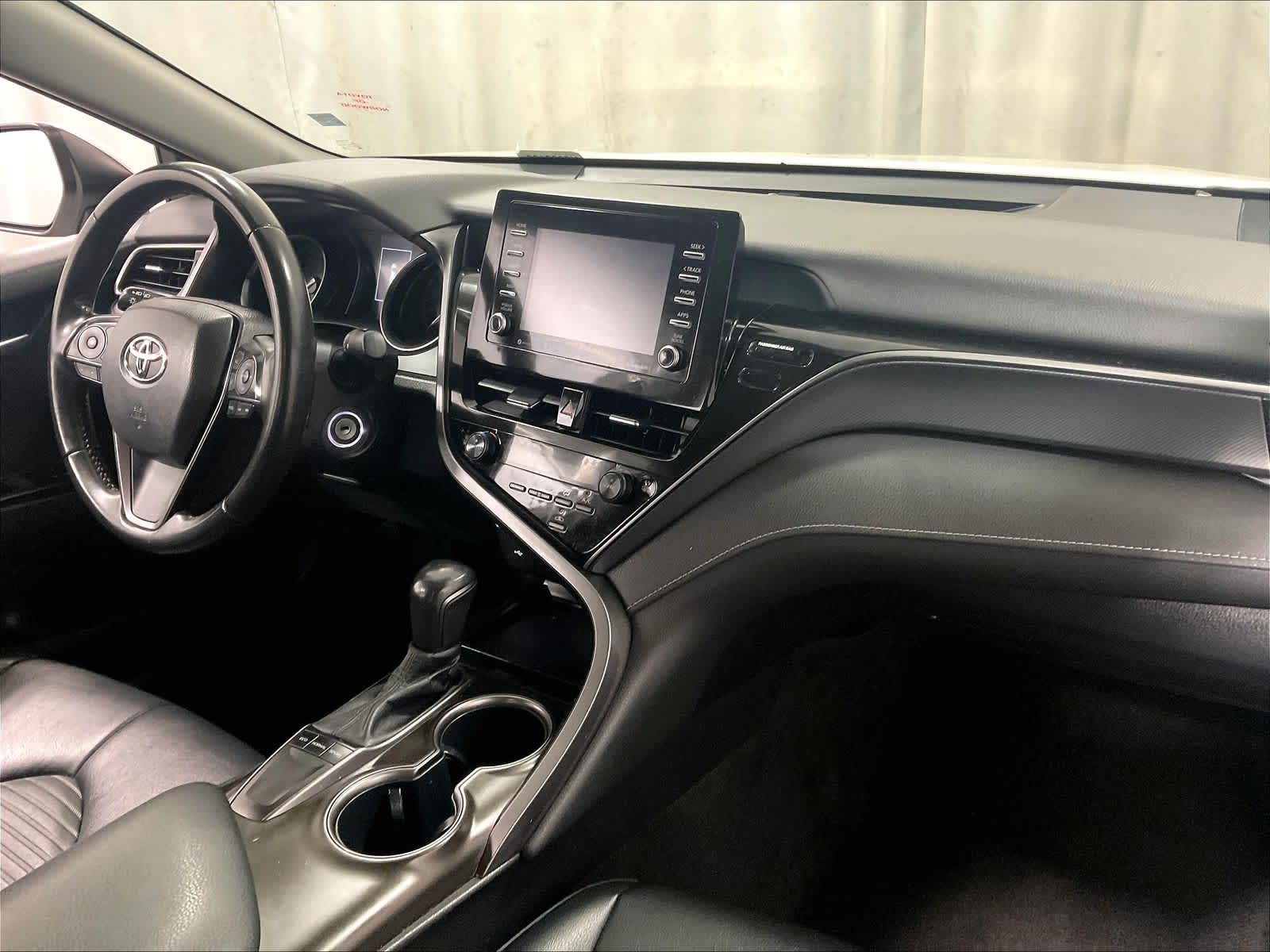 2023 Toyota Camry SE - Photo 14