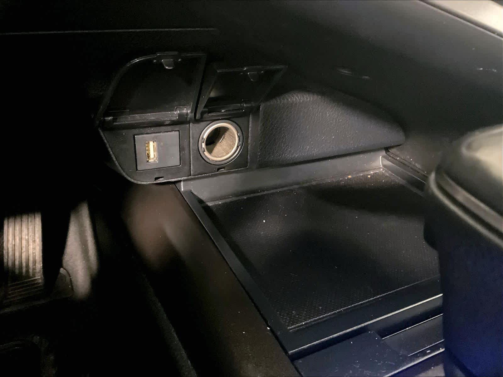 2023 Toyota Camry SE - Photo 25