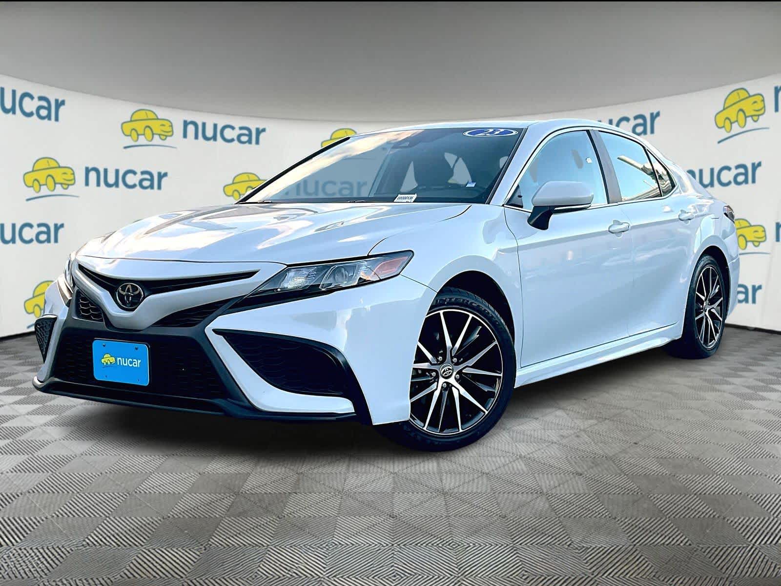 2023 Toyota Camry SE - Photo 3