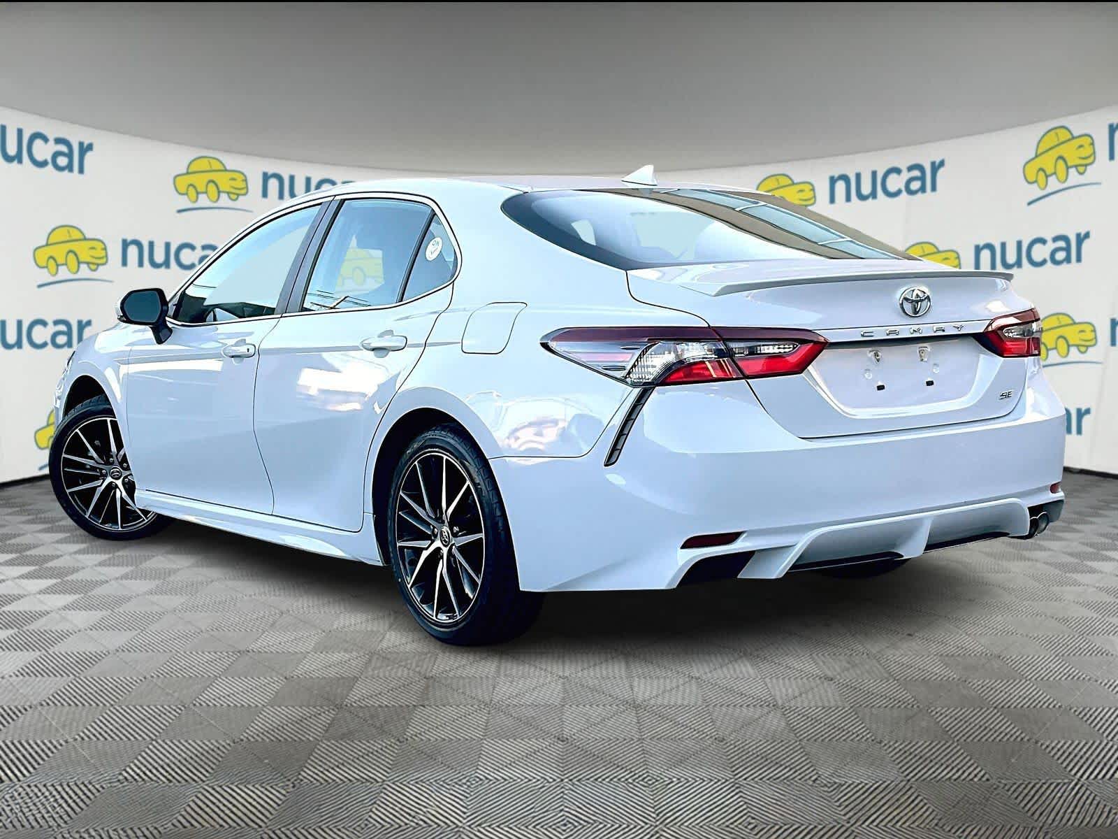 2023 Toyota Camry SE - Photo 4