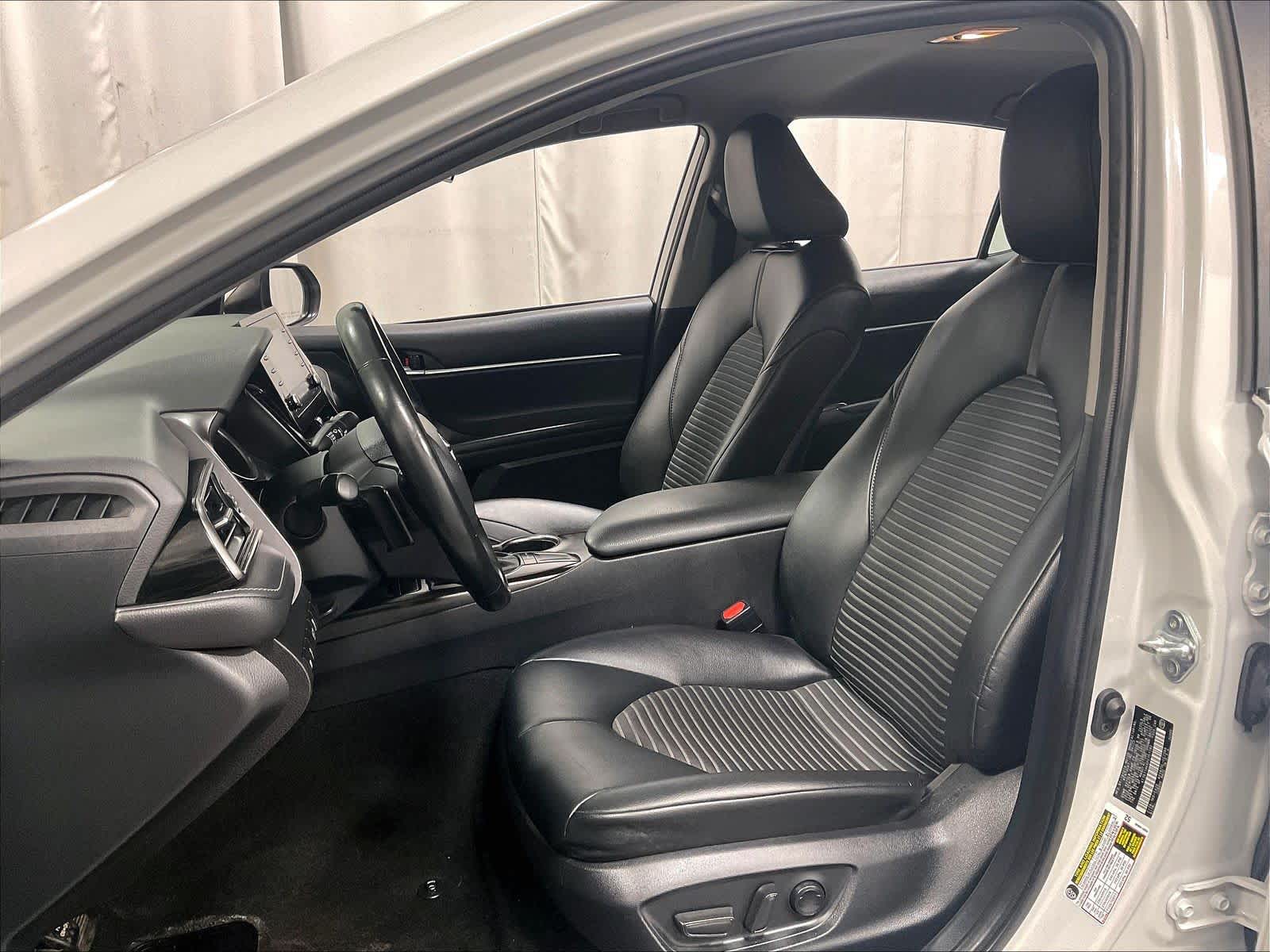 2023 Toyota Camry SE - Photo 10