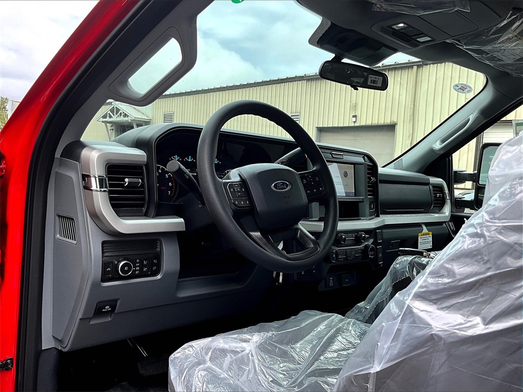 2025 Ford F-350SD XLT - Photo 7