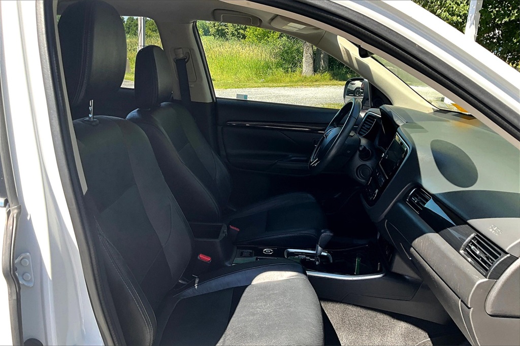 2018 Mitsubishi Outlander SE - Photo 11