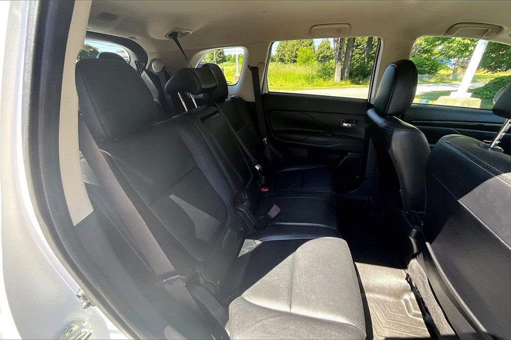 2018 Mitsubishi Outlander SE - Photo 16