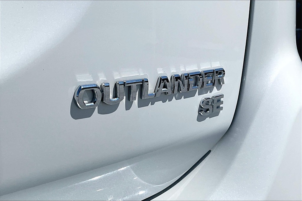 2018 Mitsubishi Outlander SE - Photo 29