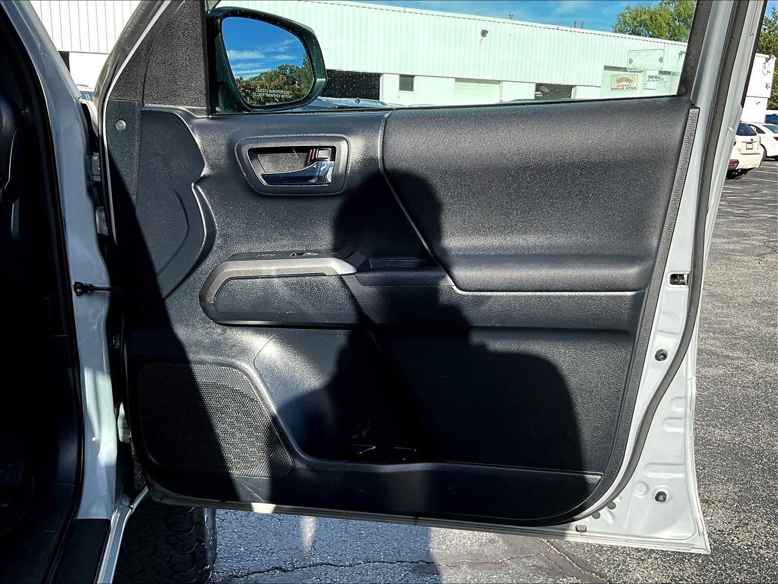 2019 Toyota Tacoma TRD Off Road - Photo 12