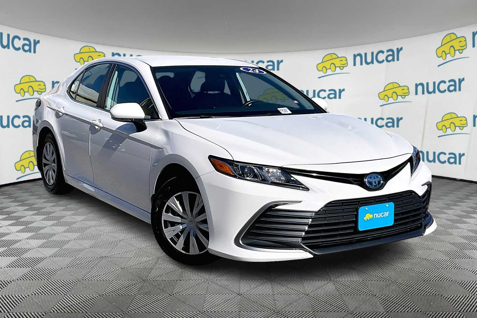 2024 Toyota Camry Hybrid LE