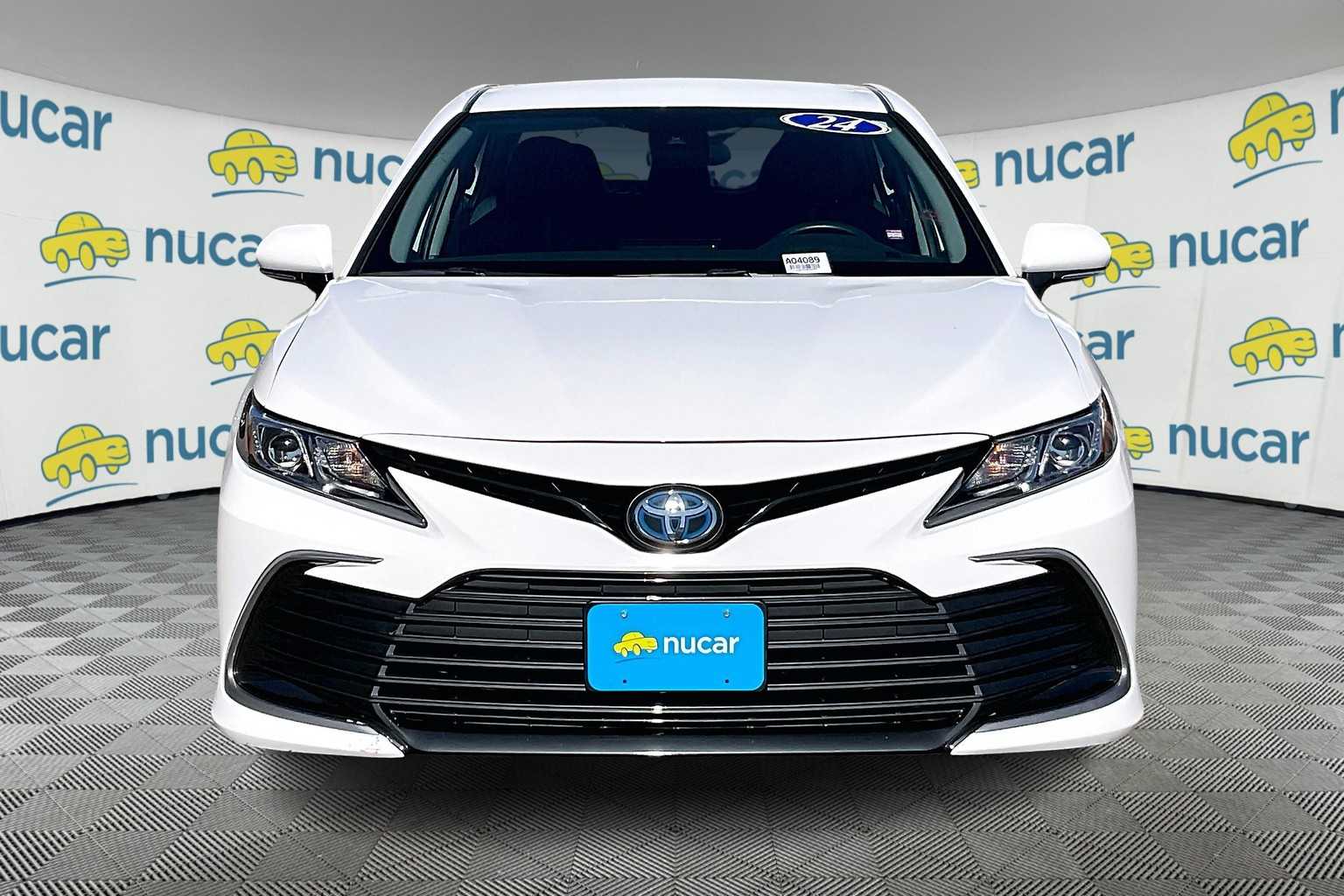 2024 Toyota Camry Hybrid LE - Photo 2