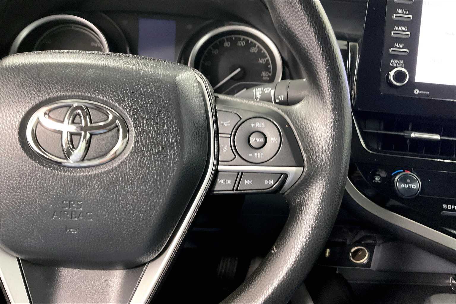 2024 Toyota Camry Hybrid LE - Photo 23