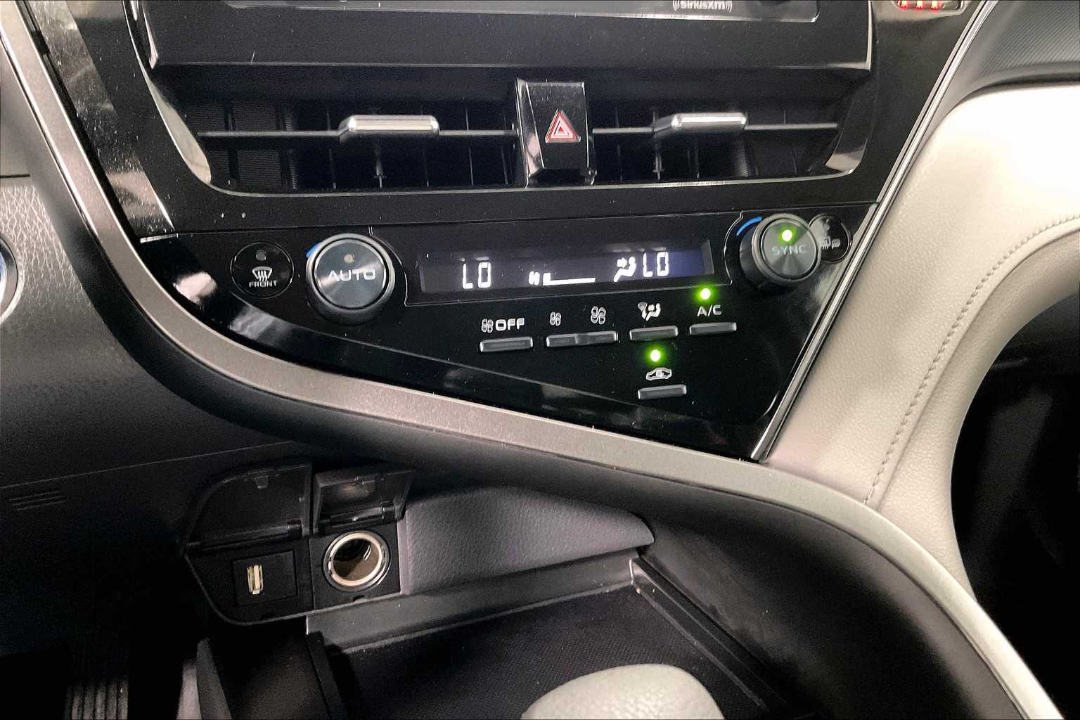 2024 Toyota Camry Hybrid LE - Photo 25