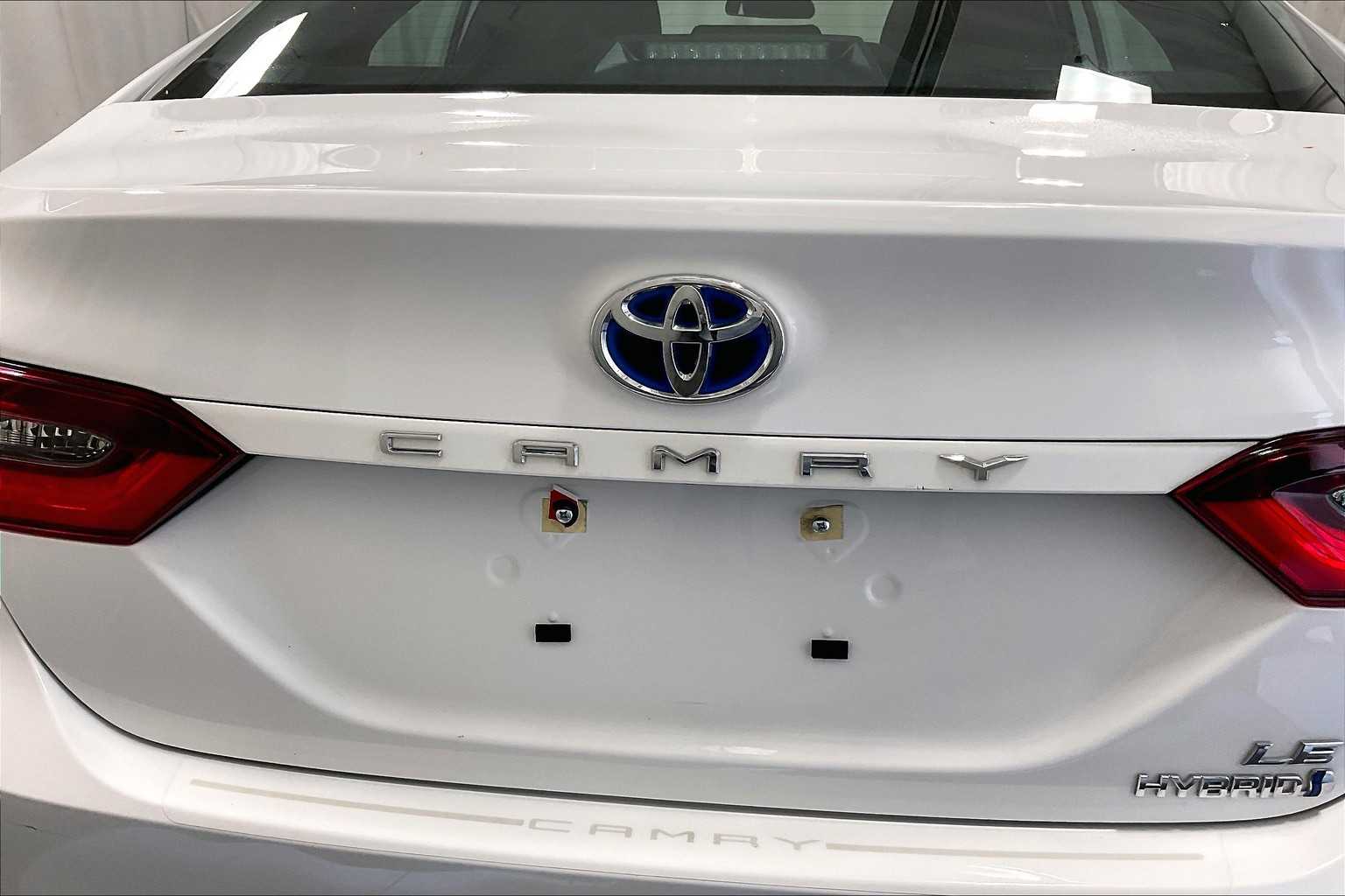 2024 Toyota Camry Hybrid LE - Photo 28