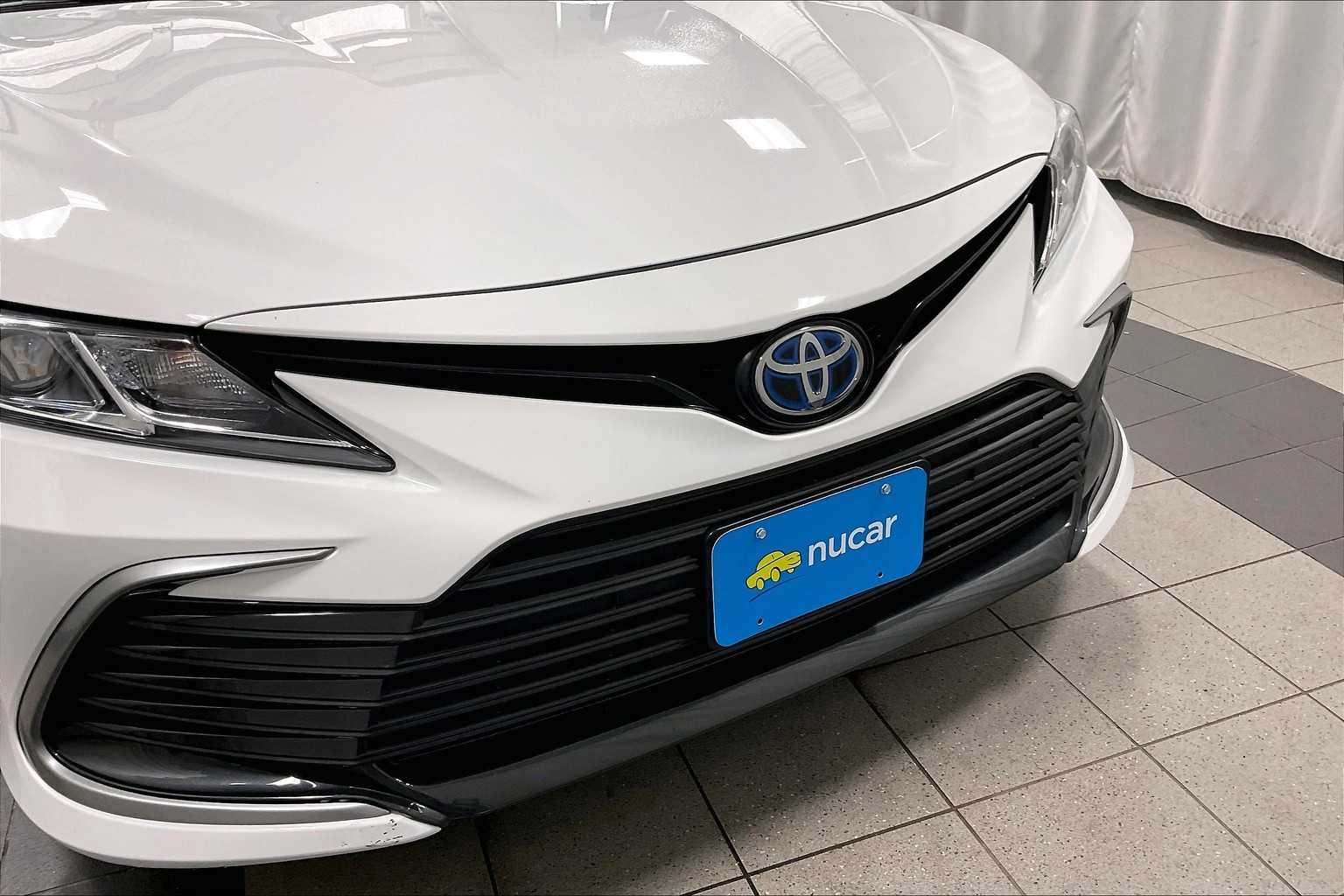 2024 Toyota Camry Hybrid LE - Photo 31