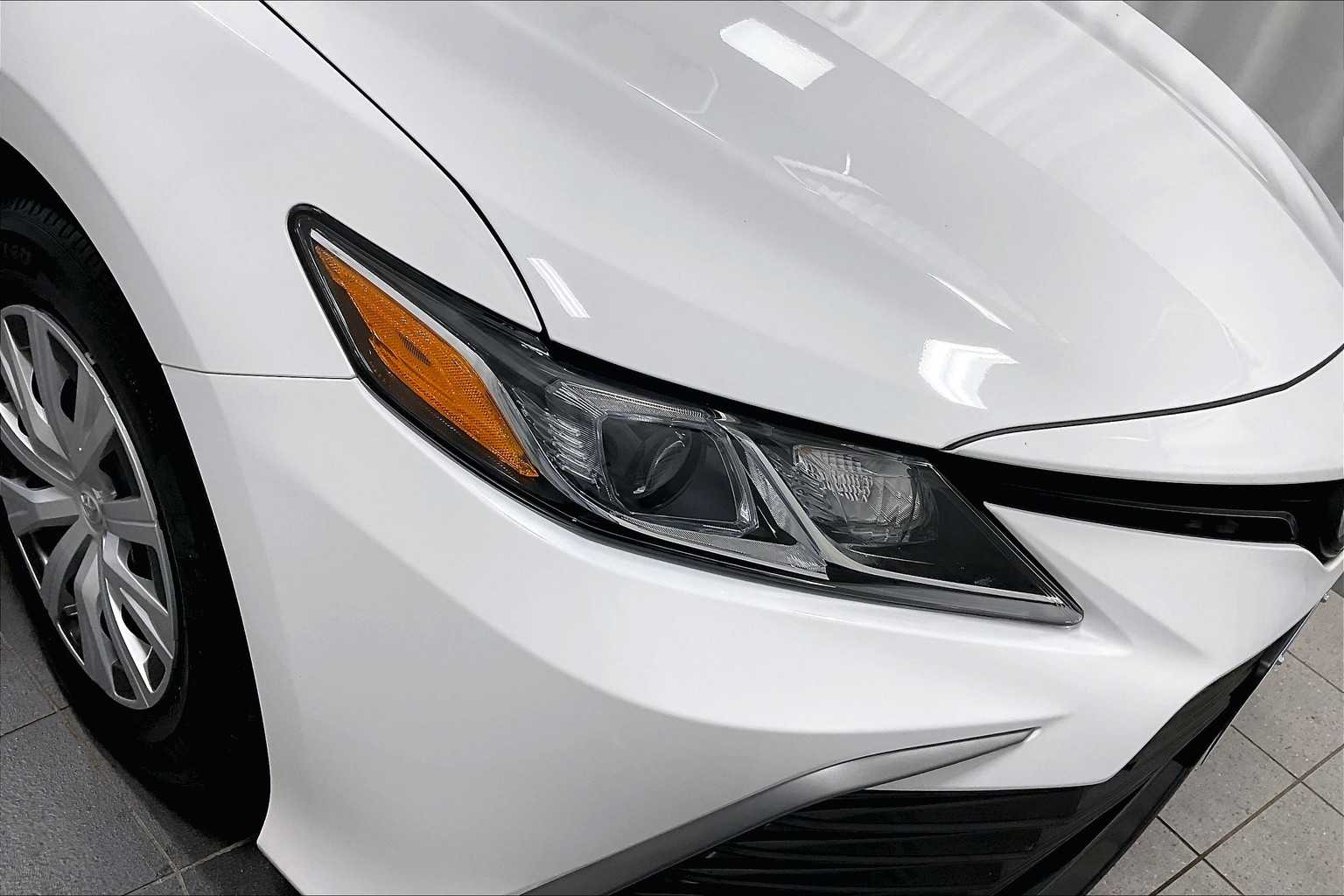 2024 Toyota Camry Hybrid LE - Photo 32