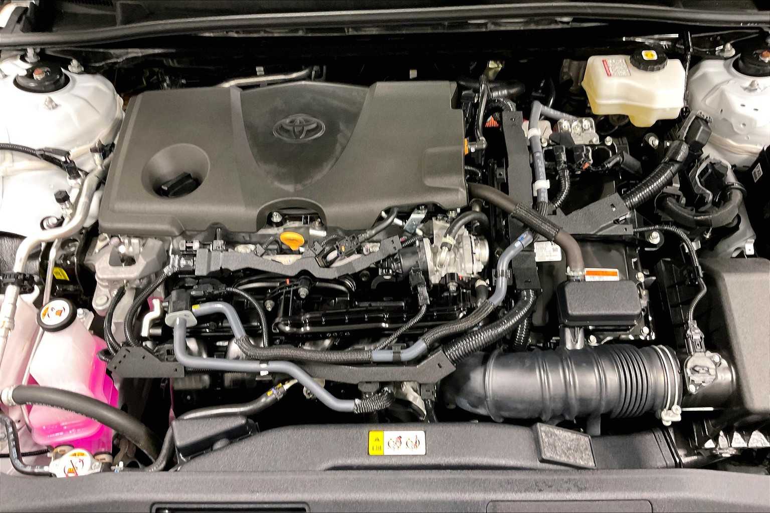 2024 Toyota Camry Hybrid LE - Photo 34