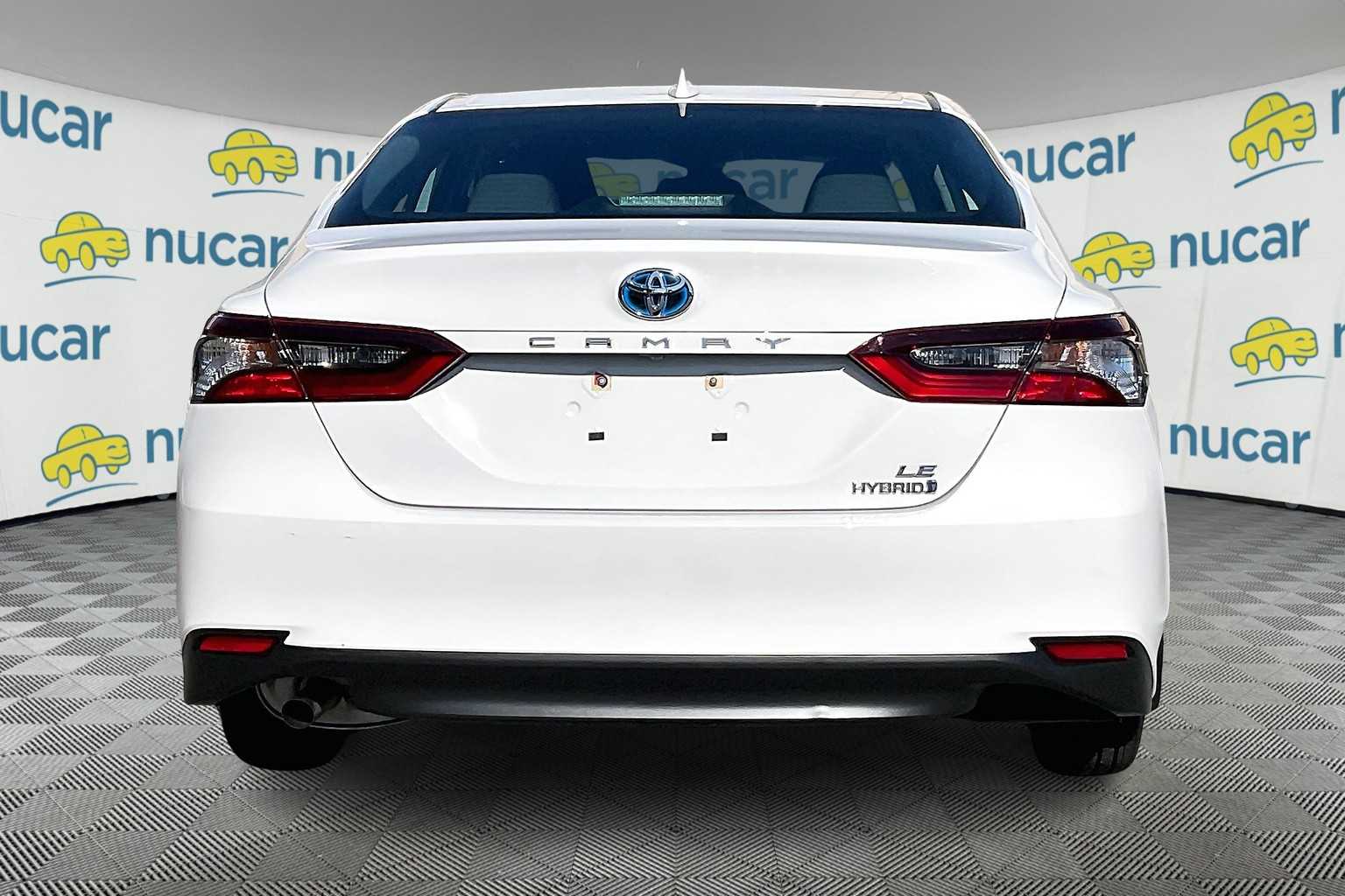 2024 Toyota Camry Hybrid LE - Photo 5