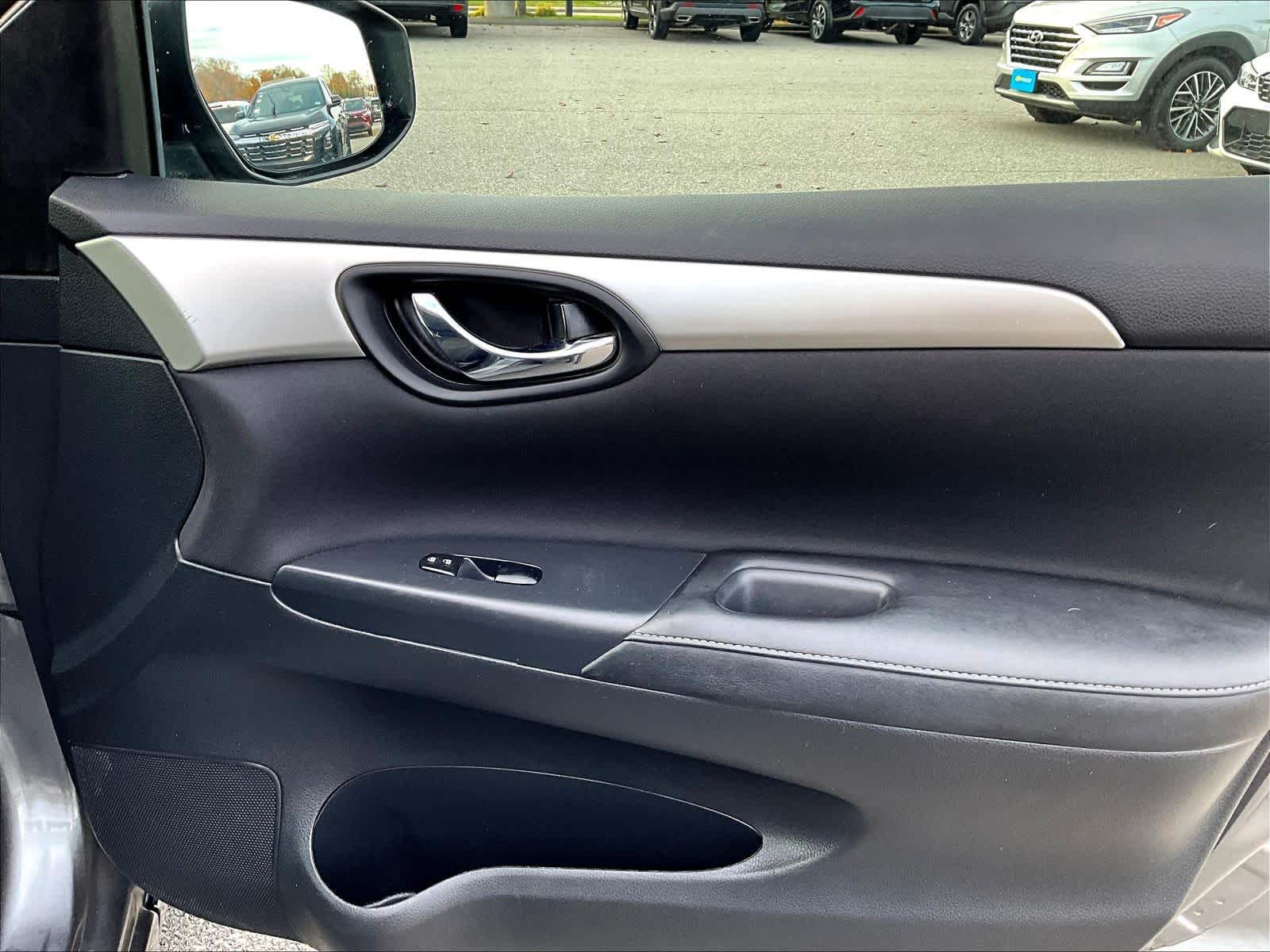 2016 Nissan Sentra S - Photo 12