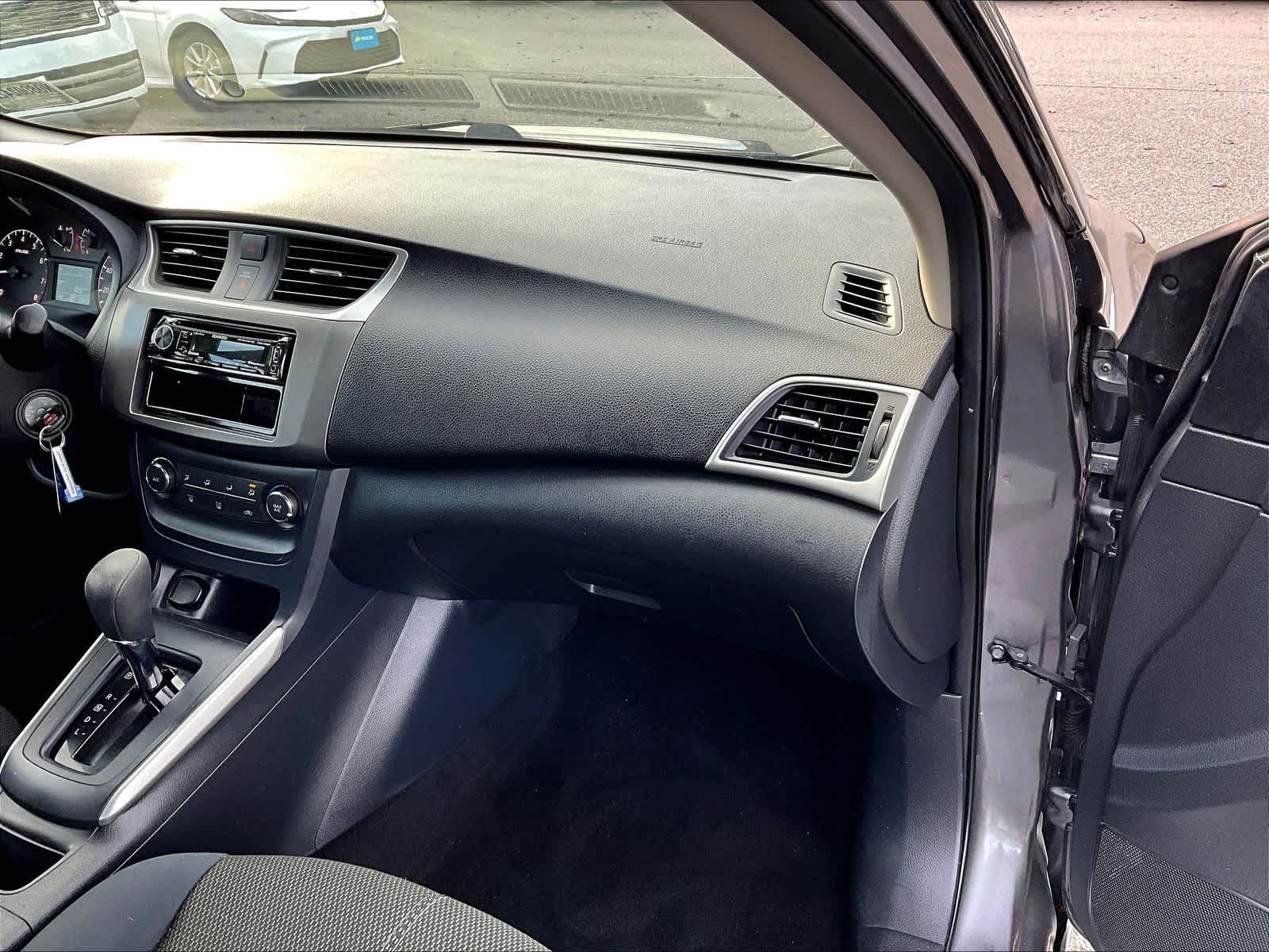 2016 Nissan Sentra S - Photo 13