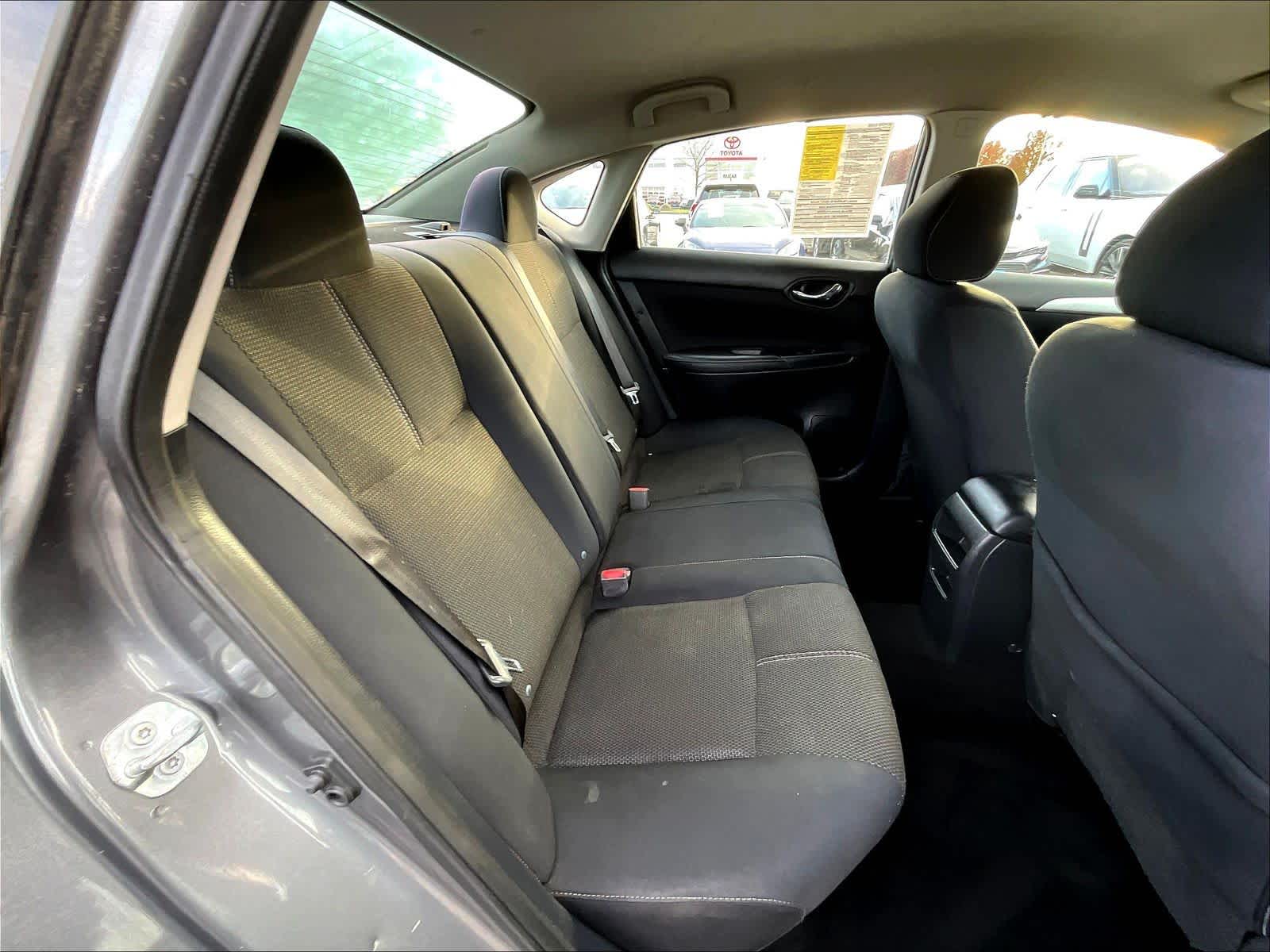 2016 Nissan Sentra S - Photo 16