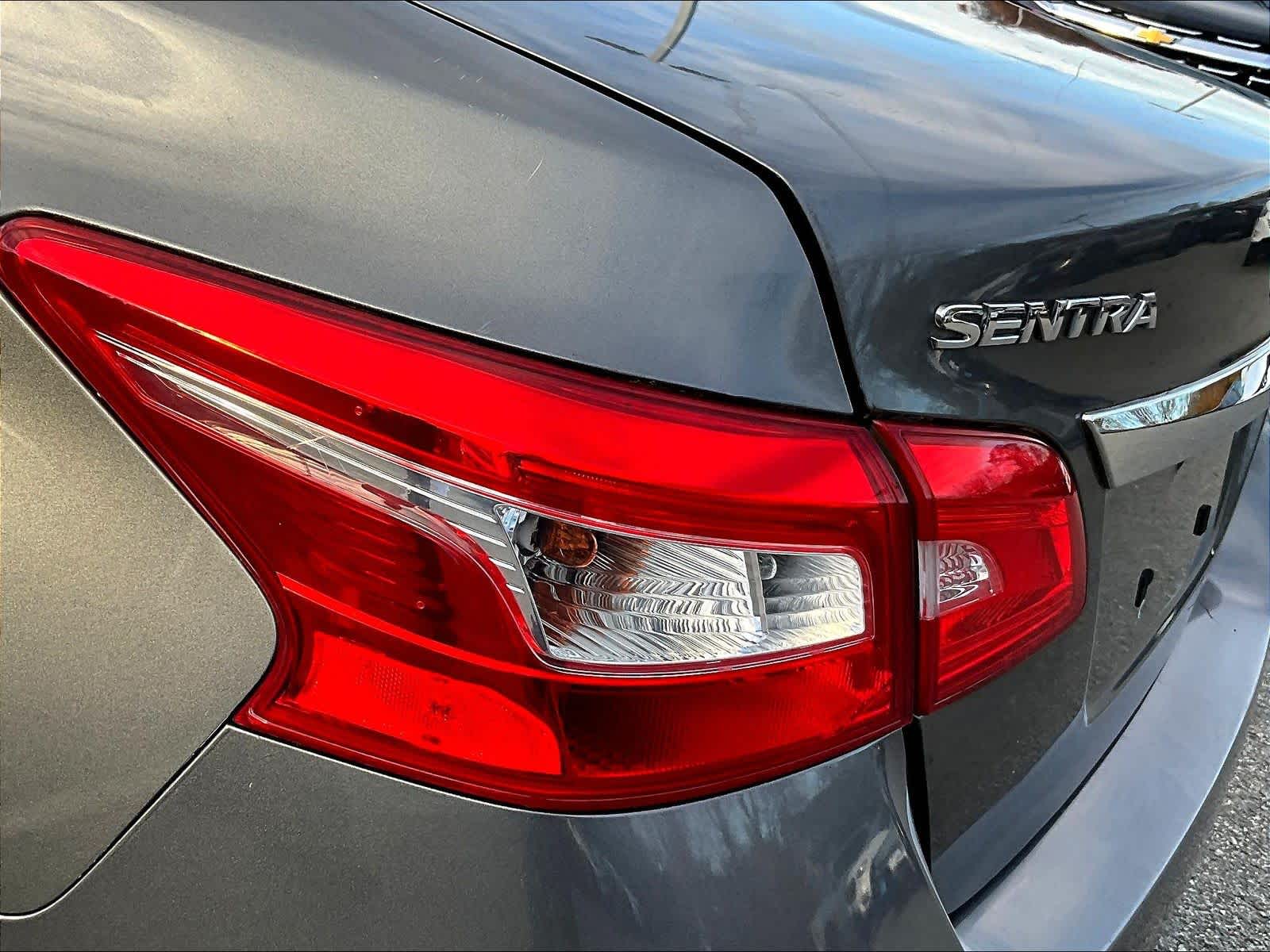 2016 Nissan Sentra S - Photo 31