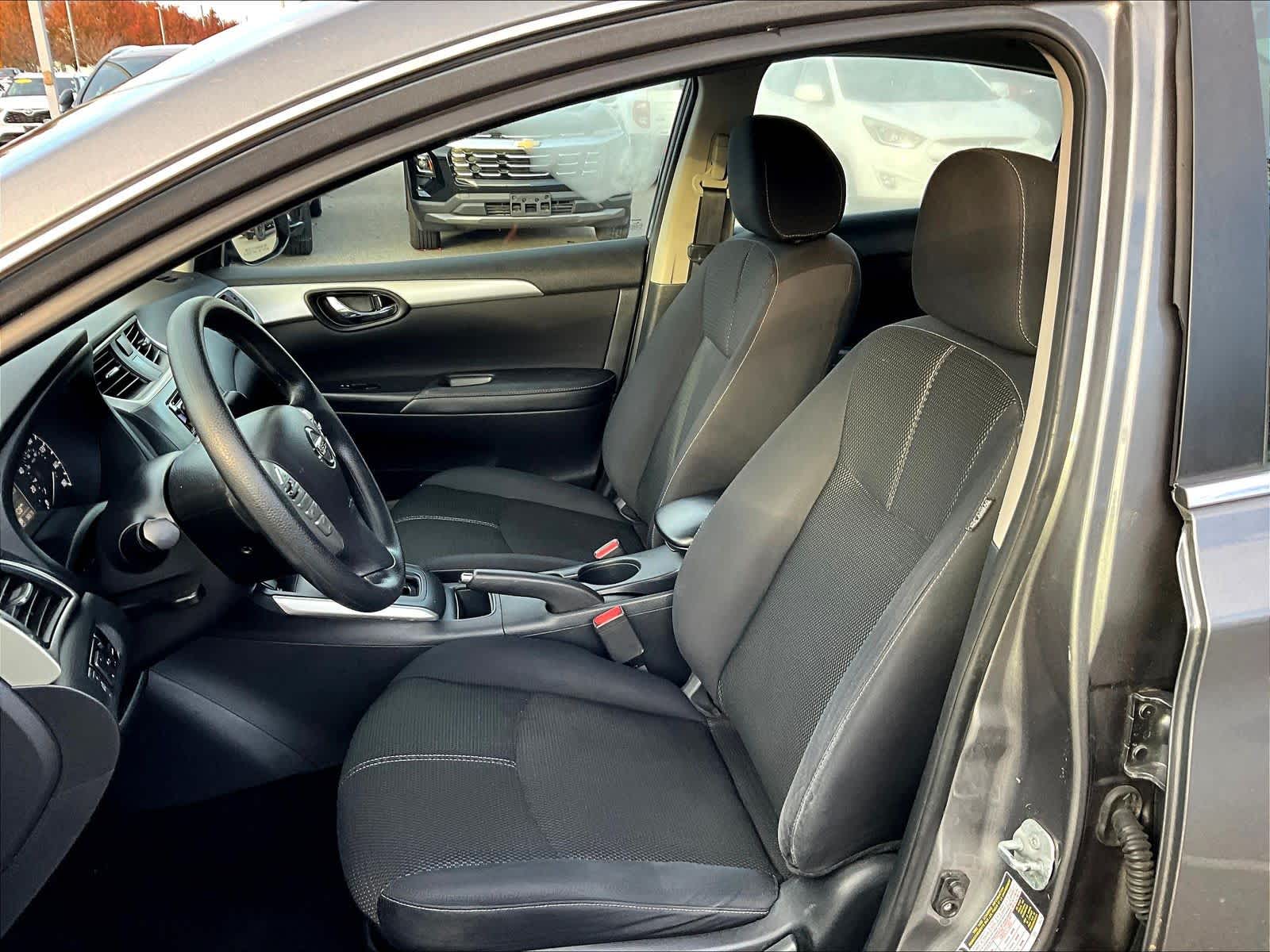 2016 Nissan Sentra S - Photo 10