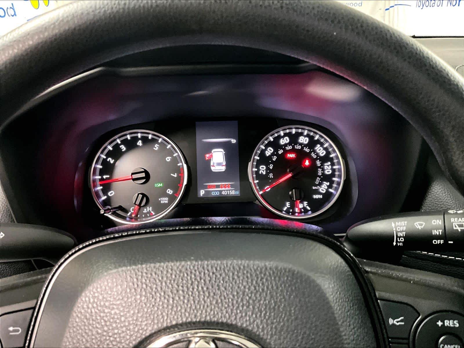 2022 Toyota RAV4 LE - Photo 24