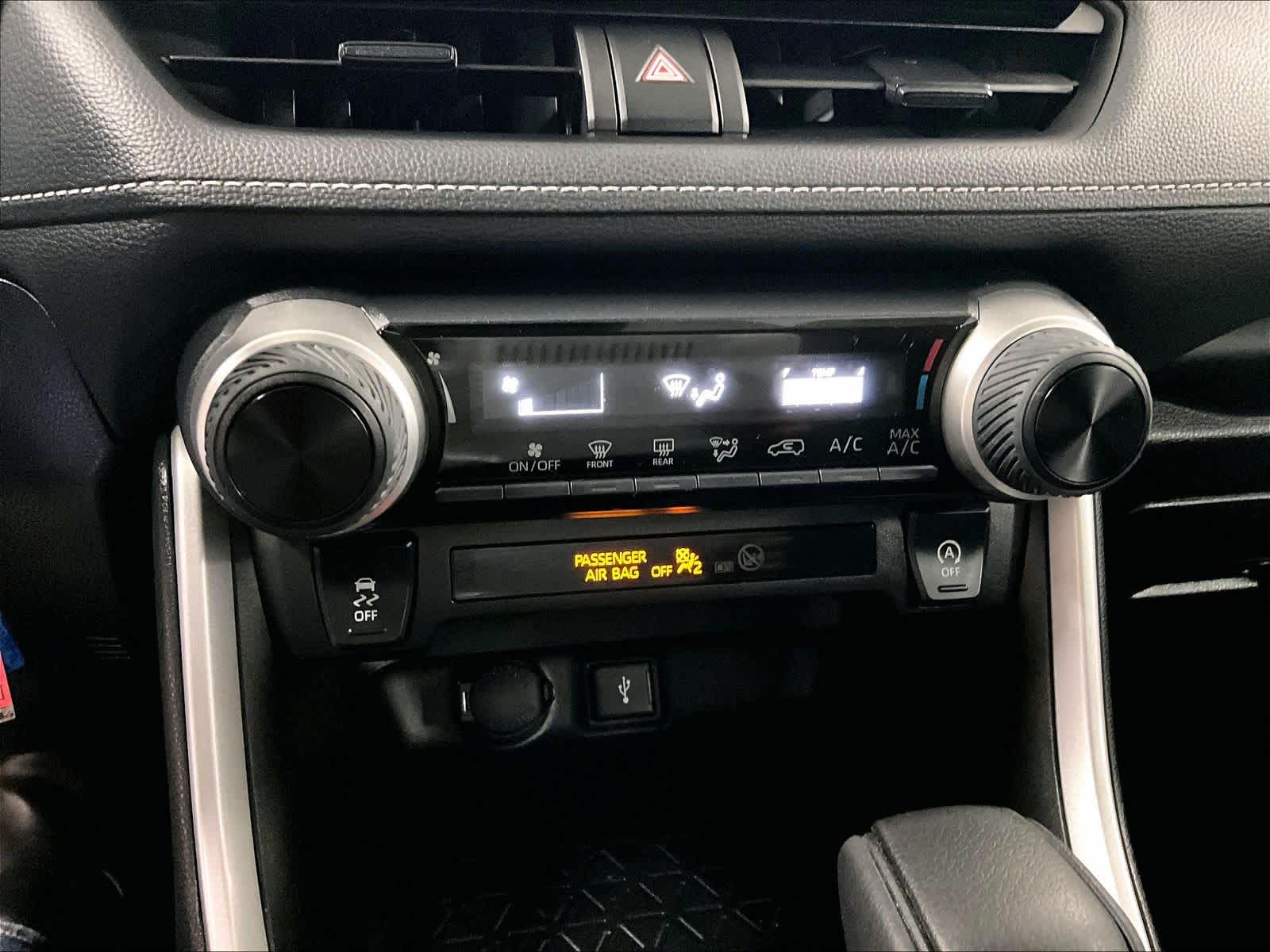 2022 Toyota RAV4 LE - Photo 25