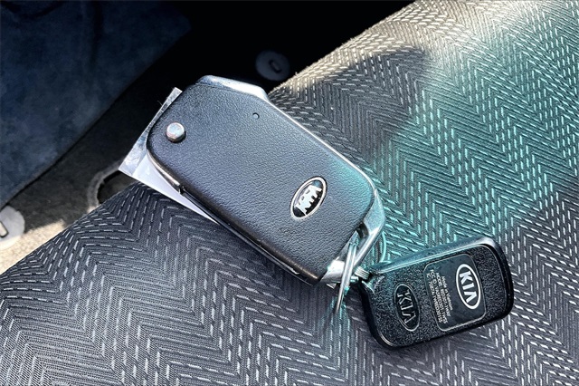 2022 Kia Sportage LX - Photo 11
